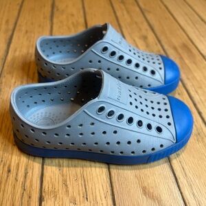 Native Jefferson Toddler Size 7 Gray Blue Slip On Boys Play Water Sneaker